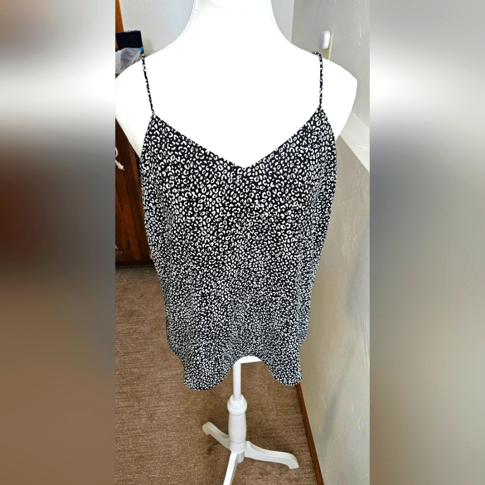 NEW women's top